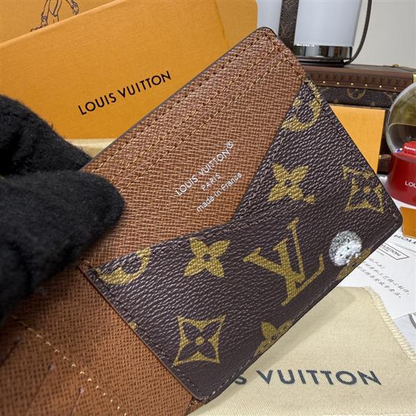 2026122105441618 270